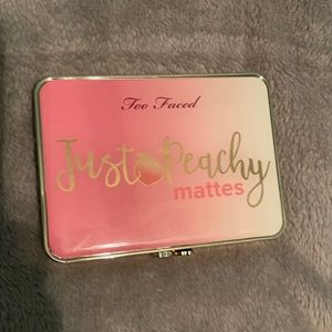 Too Faced Just Peachy mattes eyeshadow palette